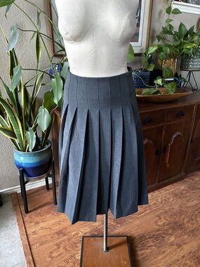 Wayf Darby Pleated Skirt Midi Charcoal Grey Size XS Twee School Uni Utility